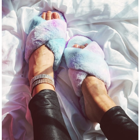 🚨Almost Gone// Purple tie dye Slippers - Picture 5 of 6